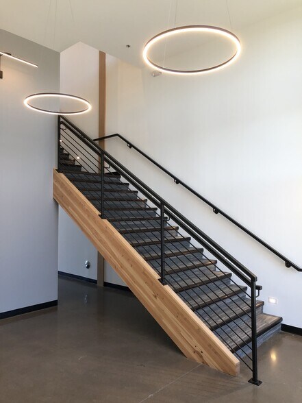 More Photos Of 11350 SW Canyon Rd, Beaverton Storefront Retail Office For Sale