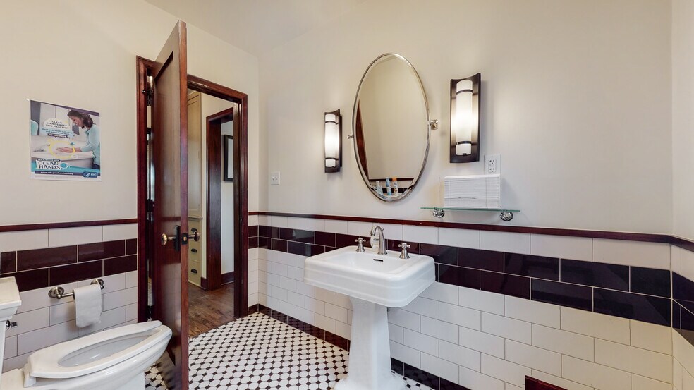 More Photos Of 416 W Oak St, Fort Collins Office For Sale