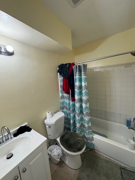 More Photos Of 821 S H St, Lake Worth Apartments For Sale