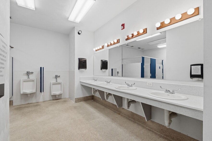 More Photos Of 507 Pittsburgh St, Springdale Rehabilitation Center For Sale