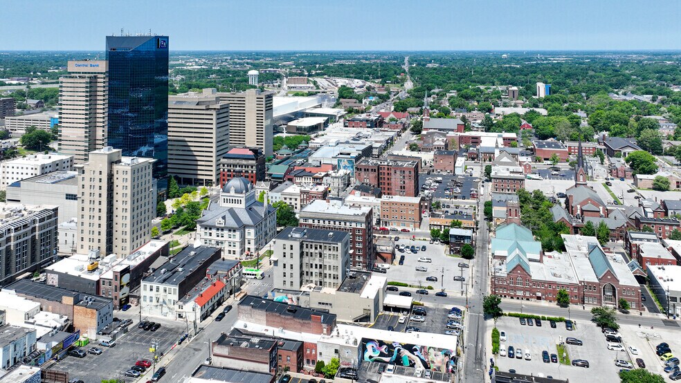 More Photos Of 250 W Main St, Lexington Office For Lease