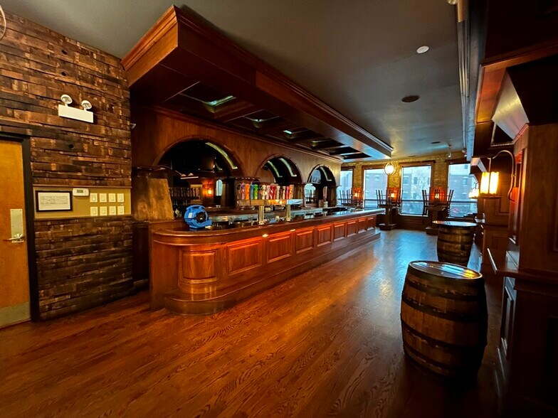 More Photos Of 2323 N Milwaukee Ave, Chicago Restaurant For Sale