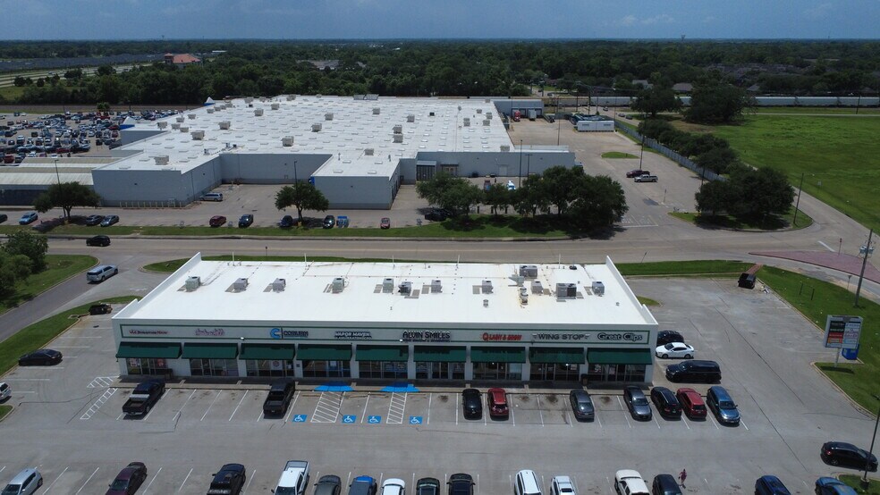 More Photos Of 173 Tovera Rd, Alvin Unknown For Lease