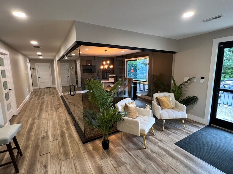 More Photos Of 1522 Oakhurst Dr, Charleston Office For Sale