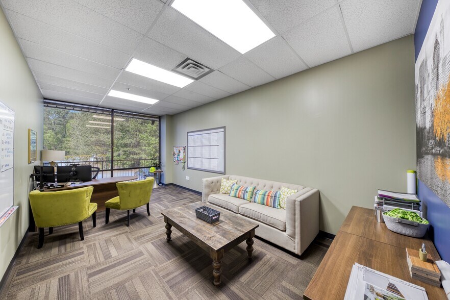 More Photos Of 3050 Matlock Dr, Kennesaw Light Manufacturing For Sale