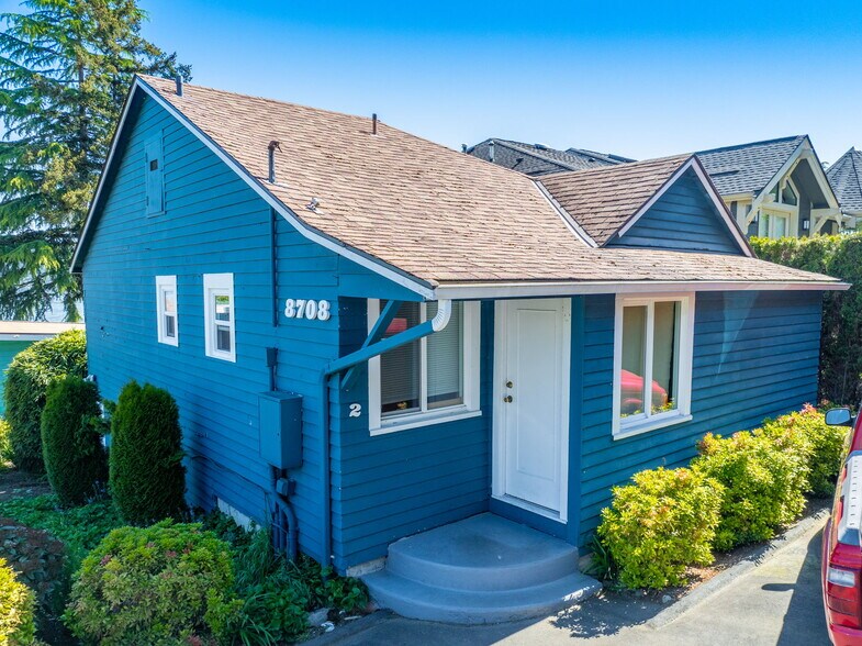 More Photos Of 8716 Sand Point Way NE, Seattle Apartments For Sale