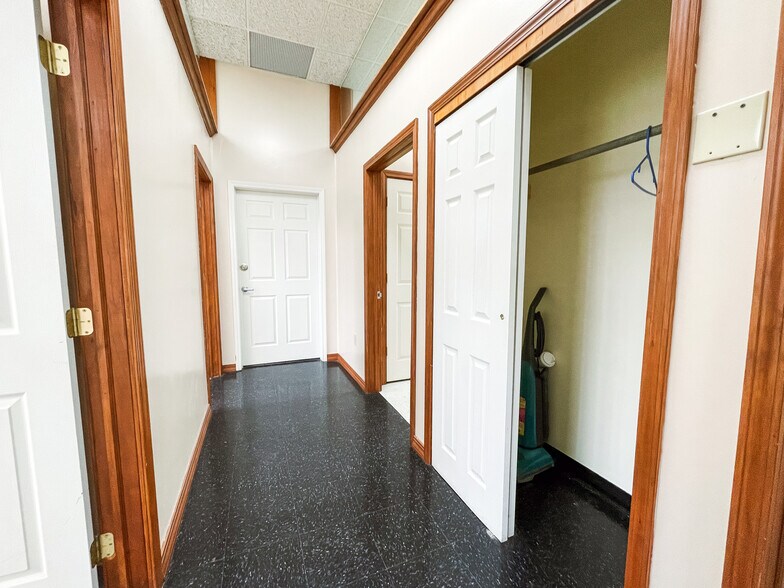 More Photos Of 2-8 Hawley St, Binghamton Hotel For Lease