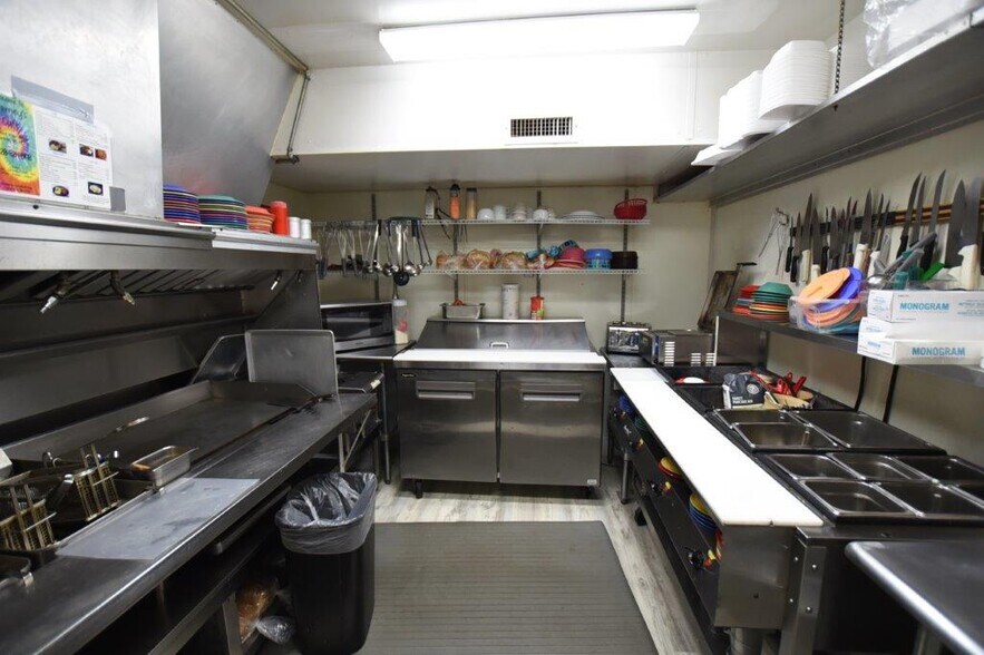 More Photos Of 1111 E Main St, Franklin Restaurant For Sale