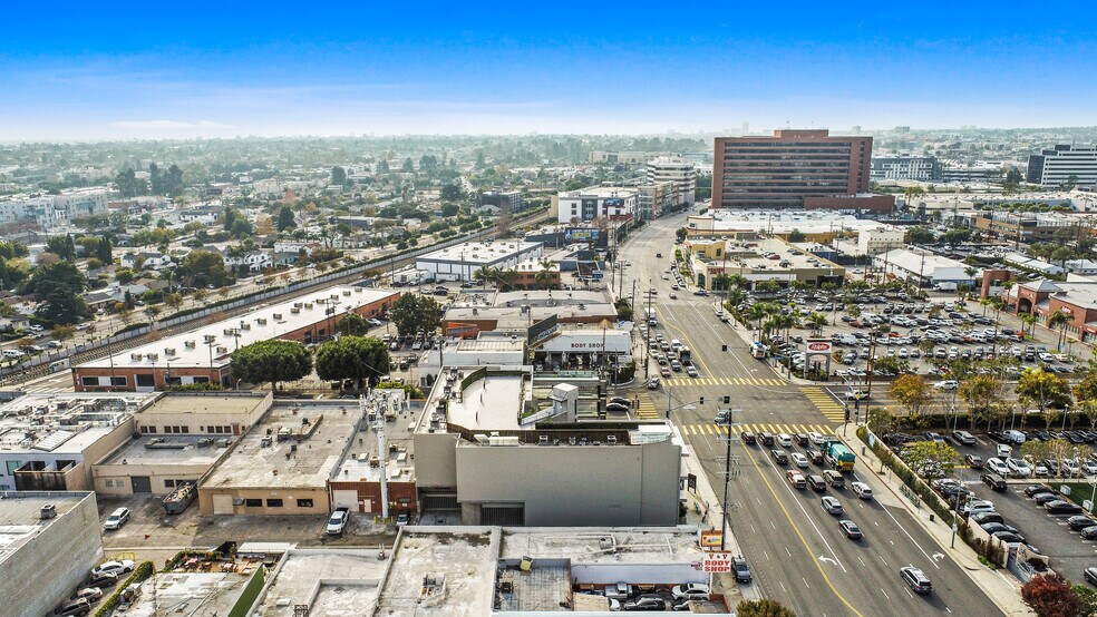 More Photos Of 11666 W Olympic Blvd, Los Angeles General Retail For Lease