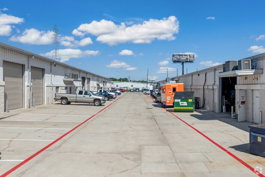 More Photos Of 15825 State Highway 249, Houston Unknown For Lease