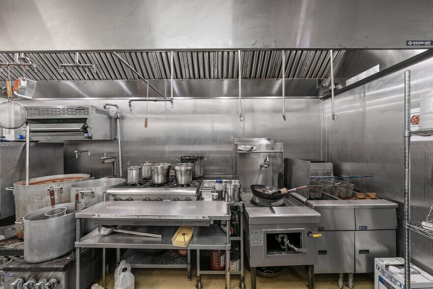 More Photos Of 3370-3400 S Bristol St, Santa Ana Freestanding For Lease