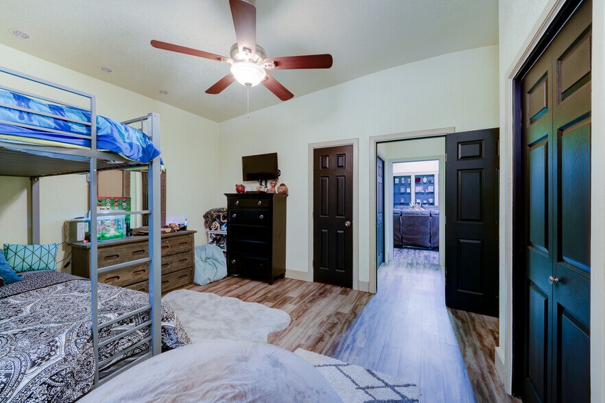 More Photos Of 4388 County Road 197, Alvin Specialty For Sale