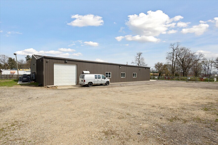 More Photos Of 919 Michigan St, Niles Warehouse For Sale