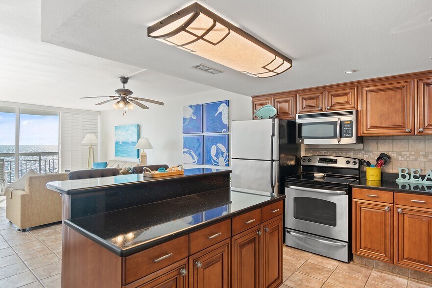 More Photos Of 1012 N Waccamaw Dr, Garden City Apartments For Sale