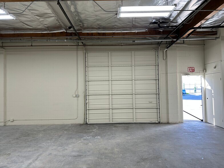 More Photos Of 7456 Valjean Ave, Van Nuys Warehouse For Lease