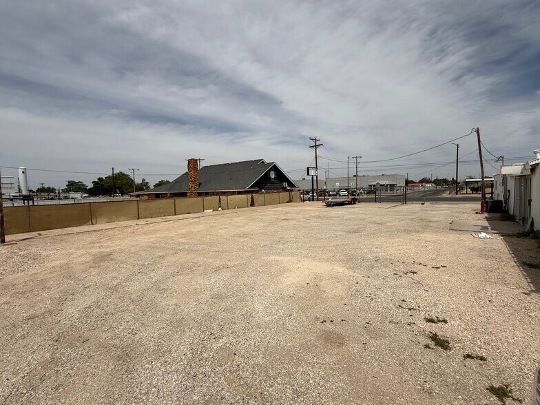 More Photos Of 621 N Grimes St, Hobbs Office For Lease