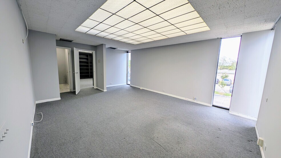 More Photos Of 2131 Hollywood Blvd, Hollywood Office Residential For Lease