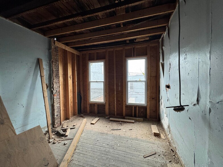 More Photos Of 443-447 E 25th St, Baltimore Storefront Retail Residential For Sale