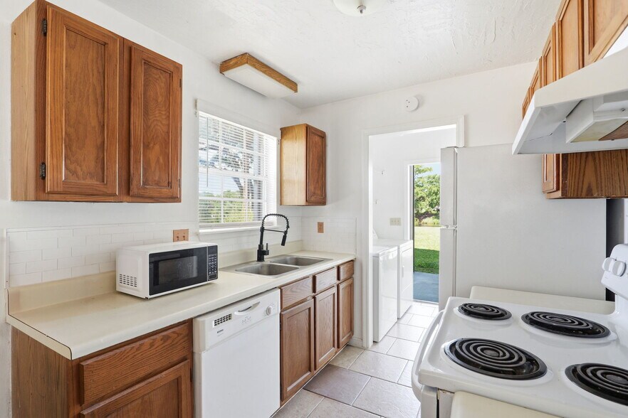 More Photos Of 207 SE 6th Ave, Okeechobee Multifamily For Sale