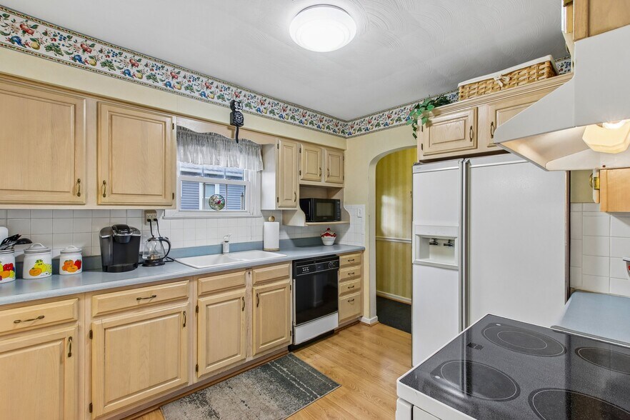 More Photos Of 399 W Main St, Greenwood Office For Sale