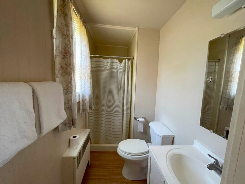 More Photos Of 10025 Pulaski Hwy, Middle River Bar For Sale