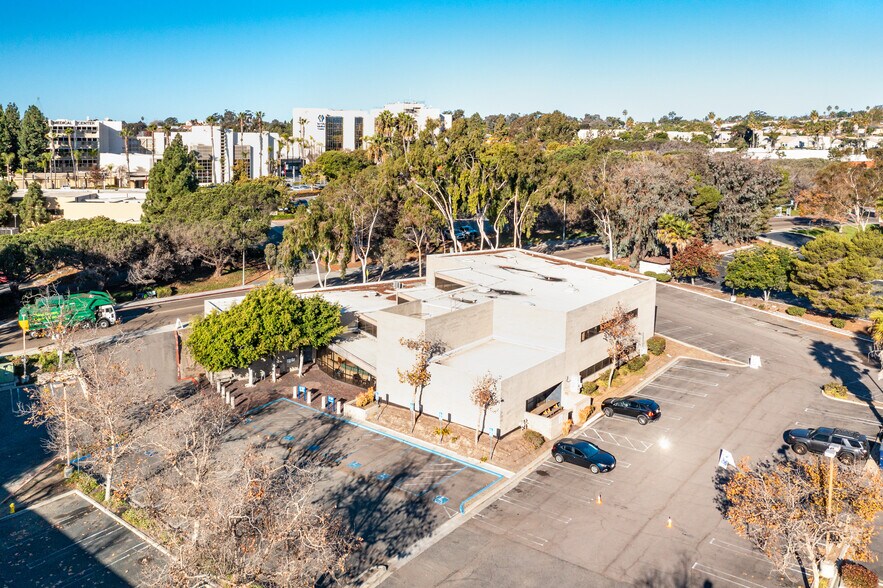More Photos Of 145 Thunder Dr, Vista Medical For Sale