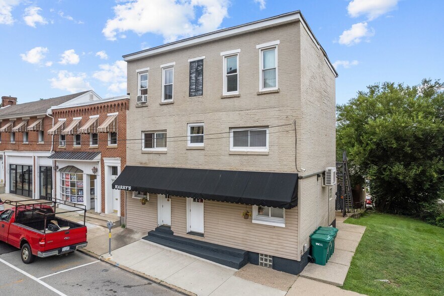 More Photos Of 19 N Maple Ave, Greensburg Bar For Sale