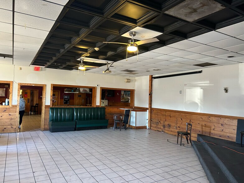 More Photos Of 2709 Williamsburg Rd, Richmond Restaurant For Lease