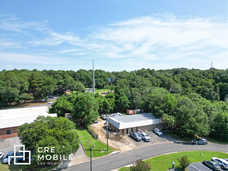 More Photos Of 5462 Able Ct, Mobile Light Distribution For Lease