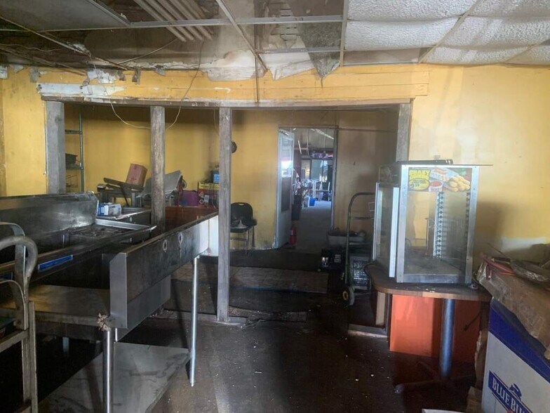 More Photos Of 5600 W 5th Ave, Gary Storefront For Sale