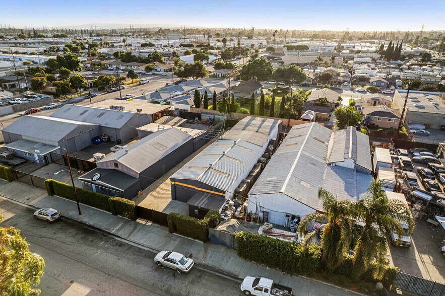 More Photos Of 15131 Illinois Ave, Paramount Warehouse For Sale