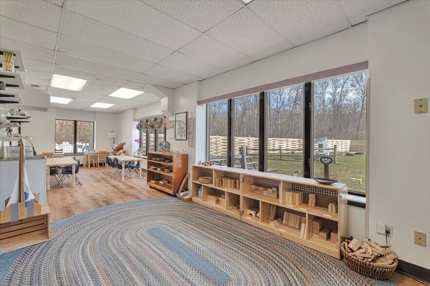 More Photos Of 4 Glenna Dr, Carmel Specialty For Sale