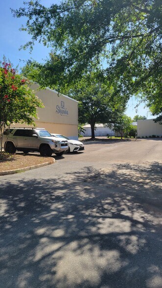More Photos Of 270 Crossway Rd, Tallahassee Warehouse For Sale