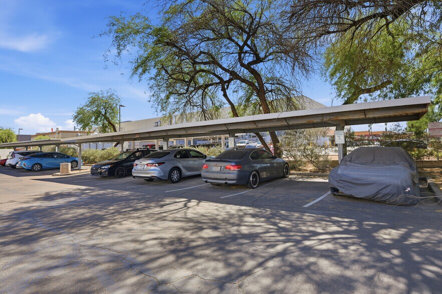 More Photos Of 3401 E Harbour Dr, Phoenix Light Manufacturing For Lease