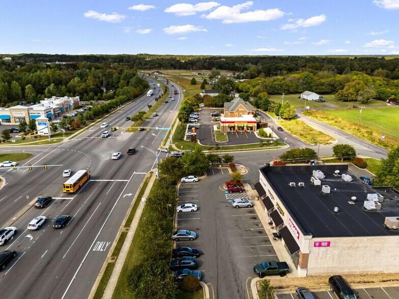More Photos Of 1036 Warrenton Rd, Fredericksburg General Retail For Lease