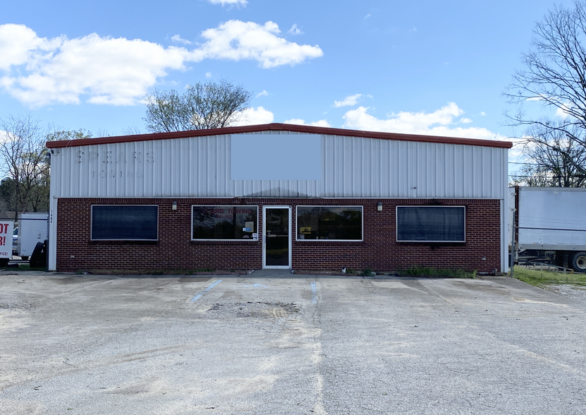 Primary Photo Of 1478 N Veterans Memorial Blvd, Tupelo Warehouse For Sale