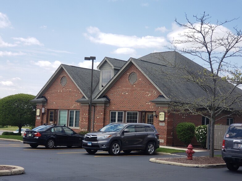 More Photos Of 10331-10335 W Lincoln Hwy, Frankfort Office For Lease