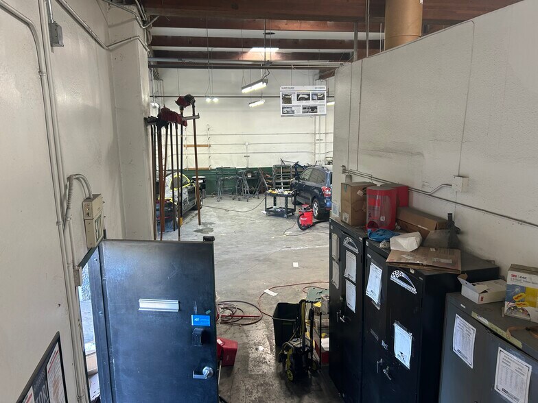 More Photos Of 50 Medway Rd, San Rafael Service For Sale