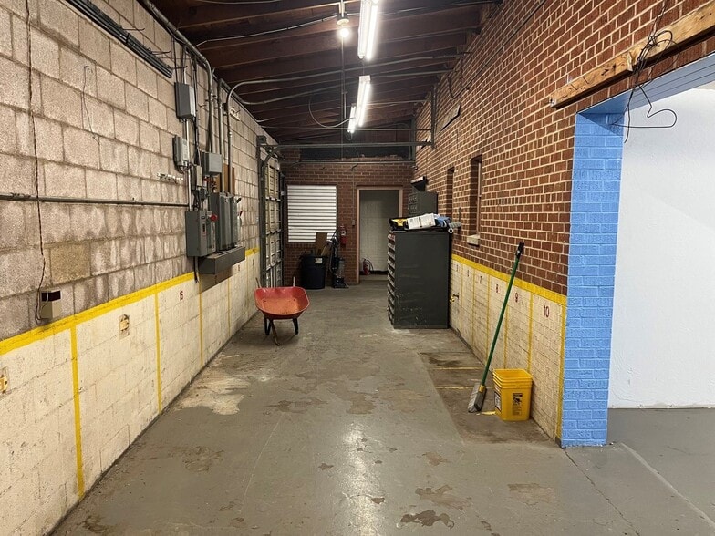 More Photos Of 1733-1739 W Main St, Oklahoma City Warehouse For Sale