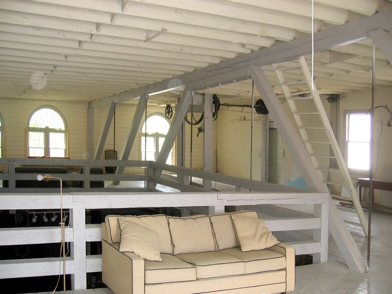 More Photos Of 705-707 Cherry Aly, Hudson Warehouse For Lease