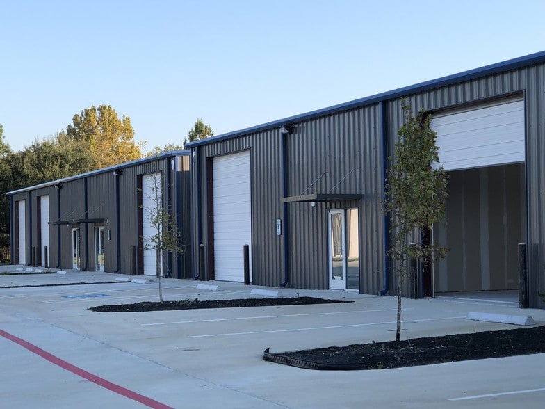 More Photos Of 17100 Huffmeister Rd, Cypress Warehouse For Lease