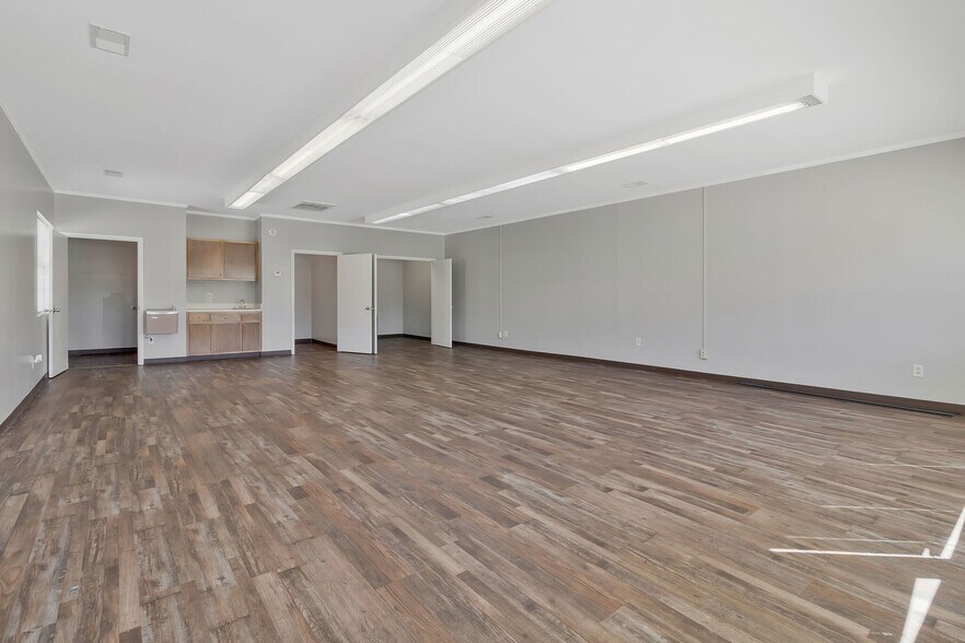 More Photos Of 131 Donelson Pike, Nashville Loft Creative Space For Sale