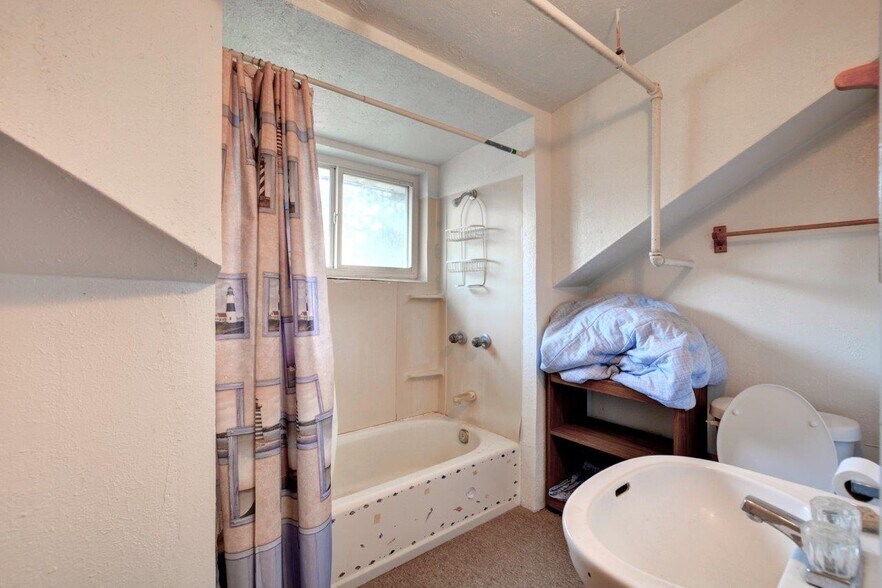 More Photos Of 625 Barbara Drive, Grants Pass Assisted Living For Sale