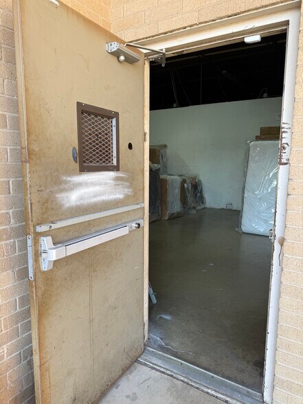 More Photos Of 3910 W Camp Wisdom Rd, Dallas Storefront For Sale