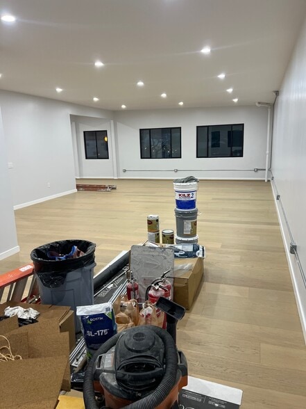 More Photos Of 671-677 E Main St, Ventura Storefront For Lease