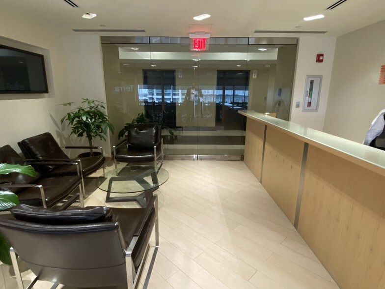 More Photos Of 2665 S Bayshore Dr, Coconut Grove Office For Lease