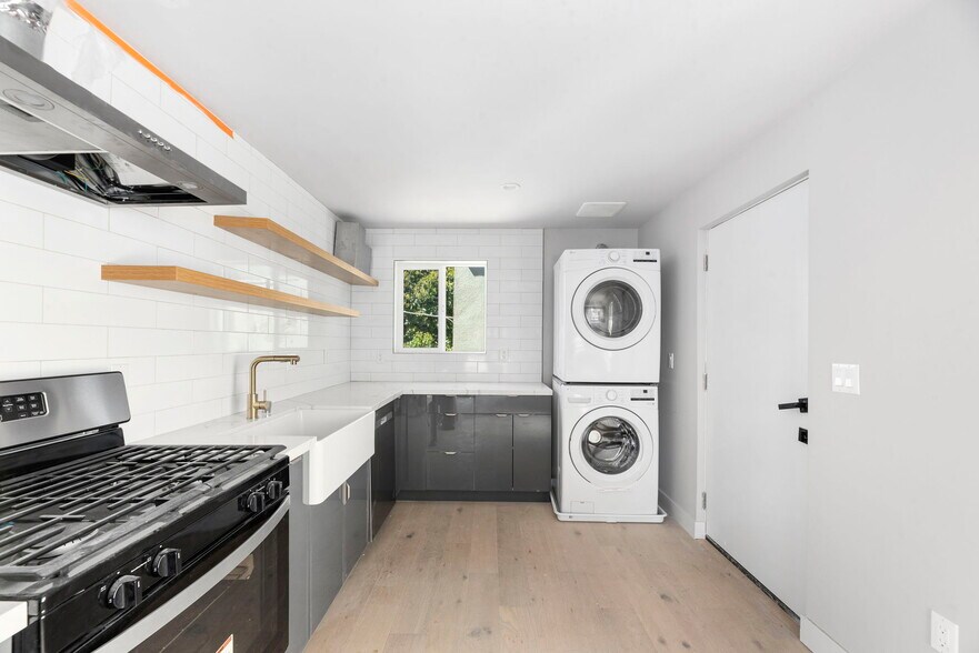 More Photos Of 5150 Ithaca Ave, Los Angeles Multifamily For Sale