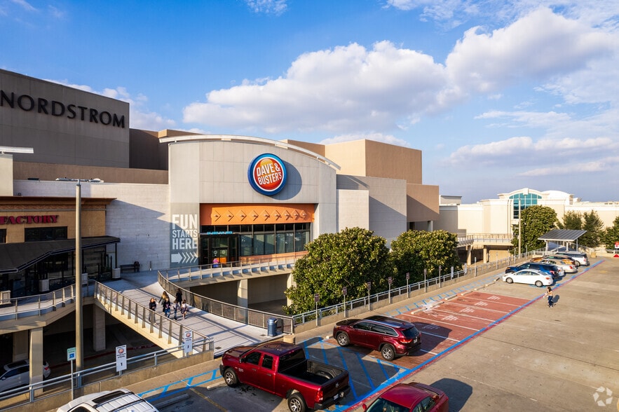 More Photos Of 2601 Preston Rd, Frisco Unknown For Lease