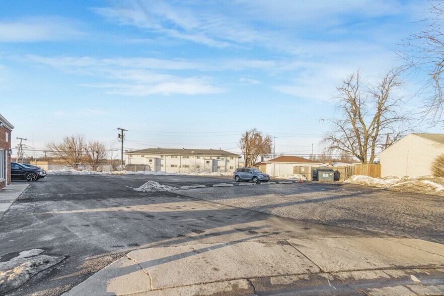 More Photos Of 1551 Plainfield Rd, Joliet Freestanding For Lease