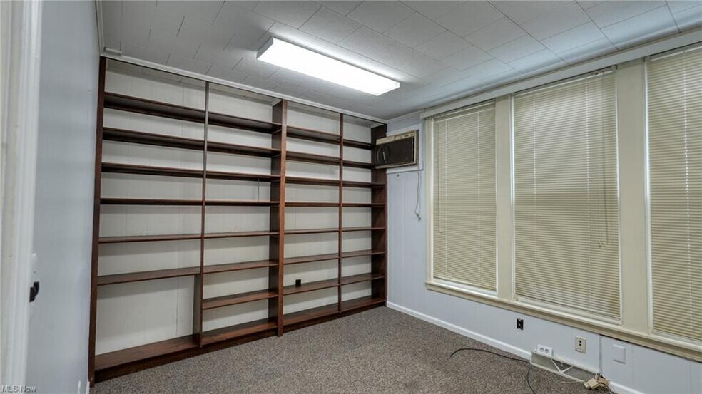 More Photos Of 126 N 9th St, Cambridge Office For Sale